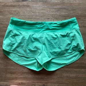 LuluLemon speed up shorts 2.5” inseam